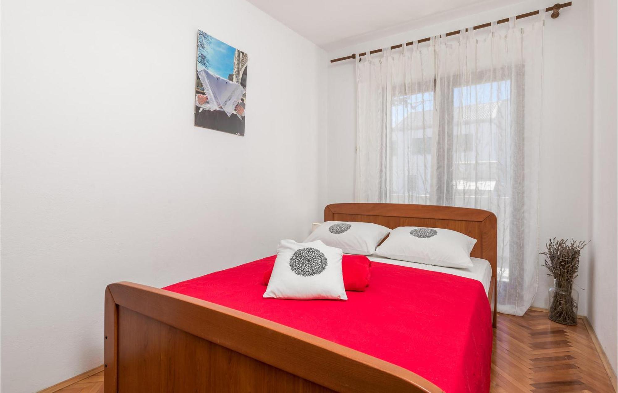 2 Bedroom Awesome Apartment In Pag Pag Town Εξωτερικό φωτογραφία